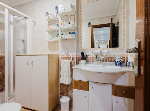 Resale - Apartment - Torrevieja - Torrevieja Centro