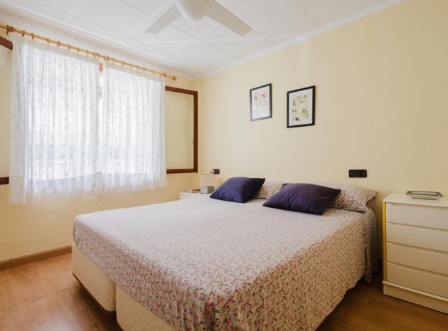 Resale - Apartment - Torrevieja - Torrevieja Centro