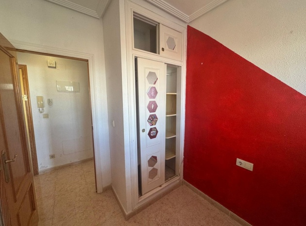 Återförsäljning - Lägenhet - Torrevieja - La Mata