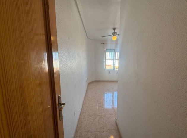Återförsäljning - Lägenhet - Torrevieja - La Mata