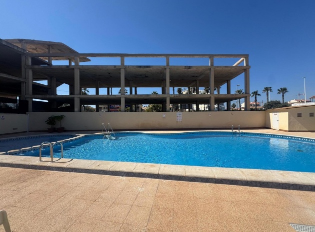 Återförsäljning - Lägenhet - Torrevieja - La Mata
