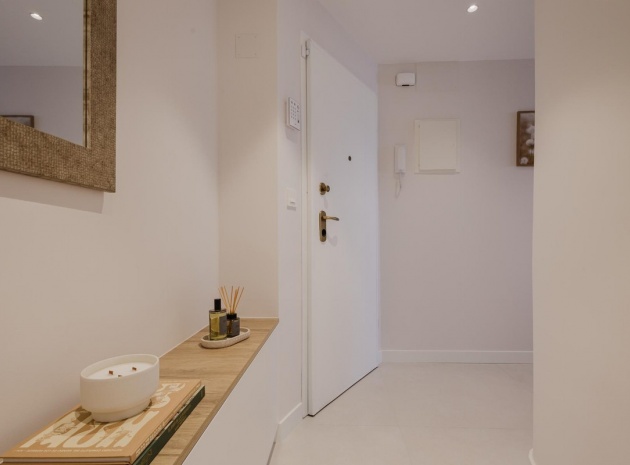 Resale - Apartment - Torrevieja - Torrevieja Centro