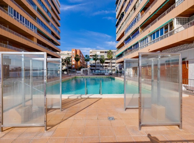 Resale - Apartment - Torrevieja - Torrevieja Centro