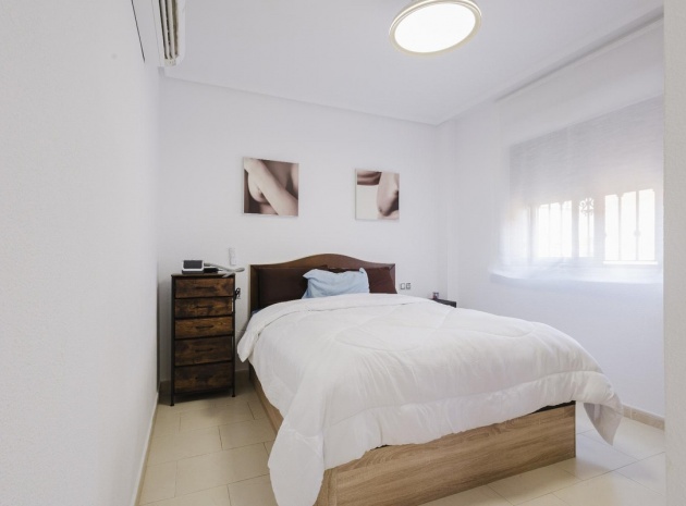 Wederverkoop - Herenhuis - Torrevieja - Aguas Nuevas