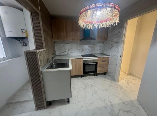 Resale - Apartment - Torrevieja - Torrevieja Centro