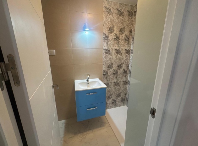 Resale - Apartment - Torrevieja - Torrevieja Centro