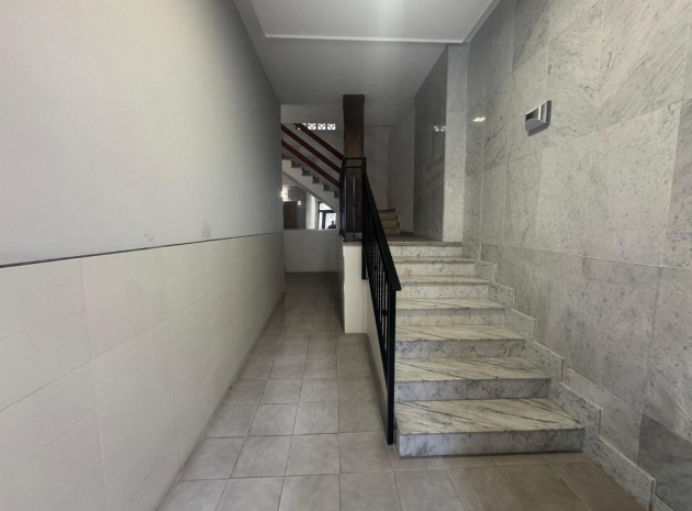 Resale - Apartment - Torrevieja - Torrevieja Centro