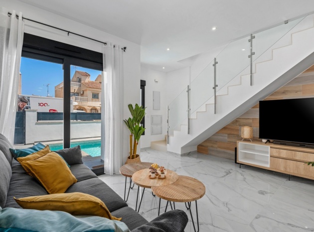Resale - Villa - Torrevieja - Torrevieja Centro