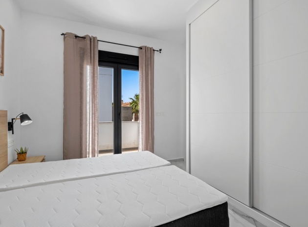 Resale - Villa - Torrevieja - Torrevieja Centro
