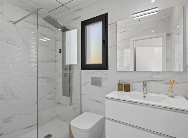 Resale - Villa - Torrevieja - Torrevieja Centro