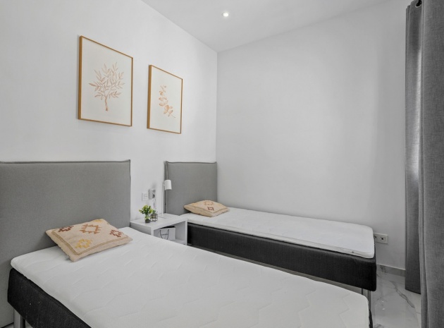 Resale - Villa - Torrevieja - Torrevieja Centro