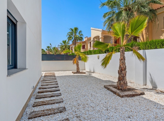 Resale - Villa - Torrevieja - Torrevieja Centro
