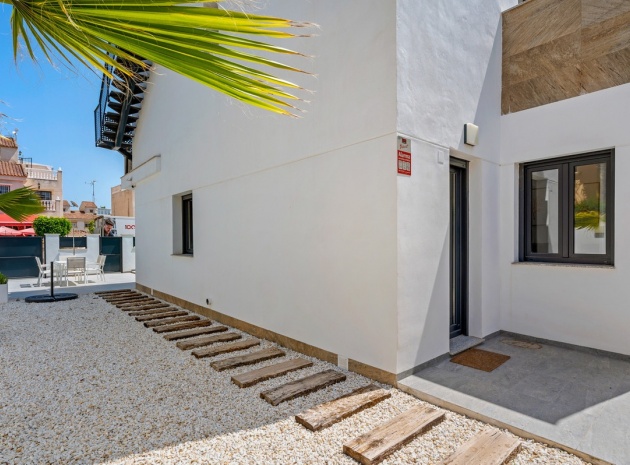Resale - Villa - Torrevieja - Torrevieja Centro