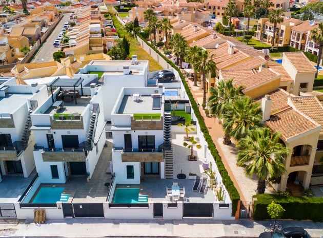 Resale - Villa - Torrevieja - Torrevieja Centro