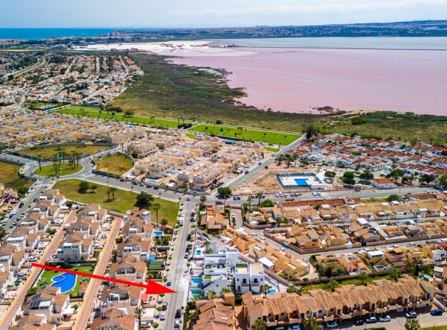 Resale - Villa - Torrevieja - Torrevieja Centro