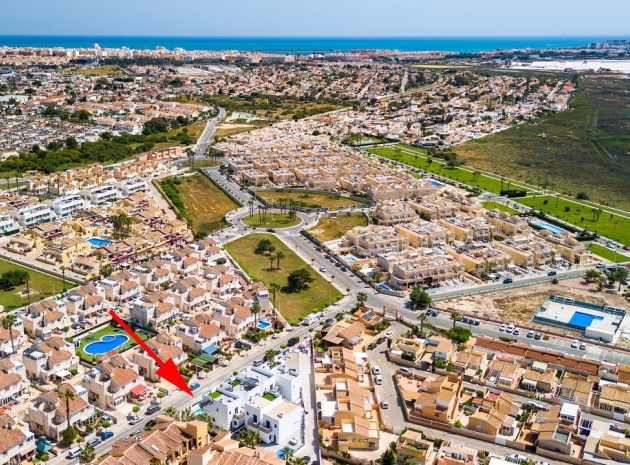 Resale - Villa - Torrevieja - Torrevieja Centro