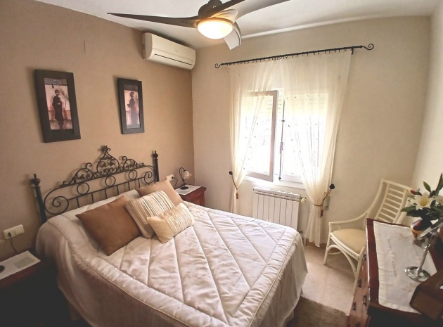 Resale - Villa - Orihuela - Villamartin