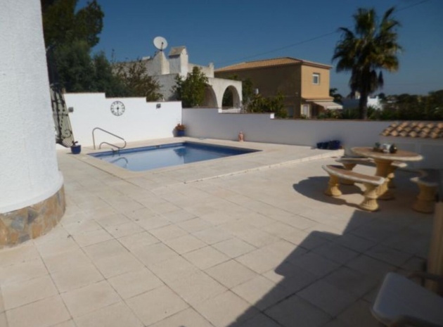 Resale - Villa - Orihuela - Villamartin