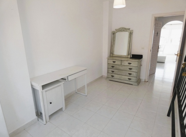 Resale - Apartment - Torrevieja - La Veleta