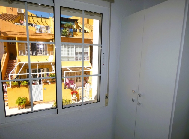 Resale - Apartment - Torrevieja - La Veleta