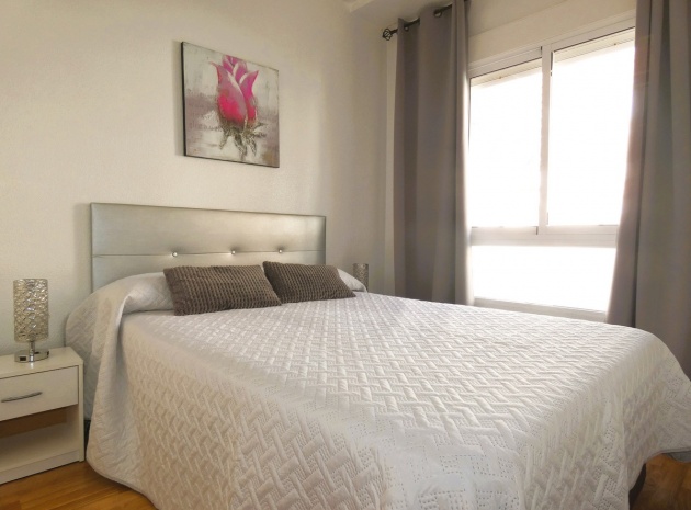 Återförsäljning - Lägenhet - Torrevieja - Torrevieja Centro