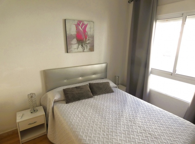 Återförsäljning - Lägenhet - Torrevieja - Torrevieja Centro
