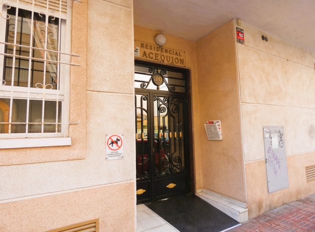 Återförsäljning - Lägenhet - Torrevieja - Torrevieja Centro
