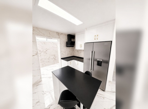 Revente - Maison de ville - Torrevieja - Torrevieja Centro