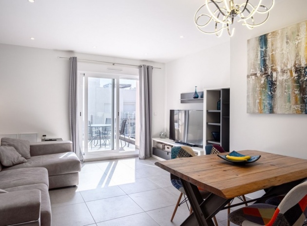 Resale - Apartment - Torrevieja - Aguas Nuevas