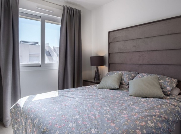 Resale - Apartment - Torrevieja - Aguas Nuevas