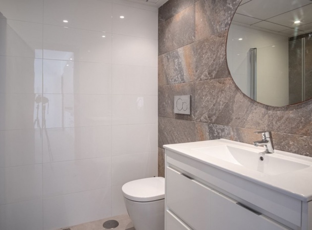 Resale - Apartment - Torrevieja - Aguas Nuevas