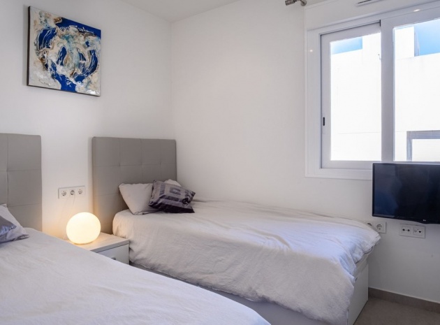 Resale - Apartment - Torrevieja - Aguas Nuevas