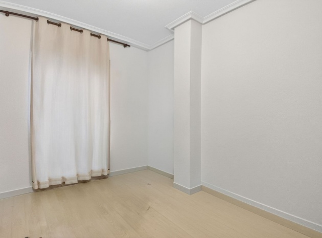 Wiederverkauf - Wohnung - Torrevieja - Torrevieja Centro
