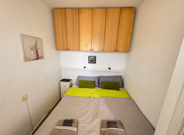 Resale - Apartment - Torrevieja - Torrevieja Centro