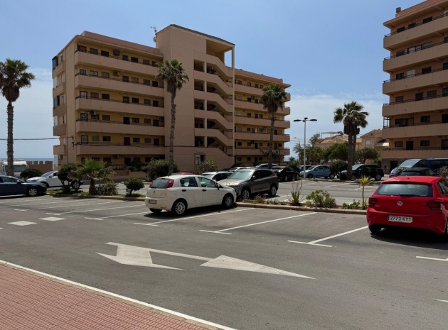 Resale - Apartment - Torrevieja - Torrevieja Centro