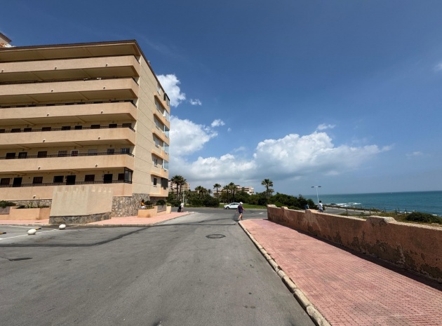 Resale - Apartment - Torrevieja - Torrevieja Centro