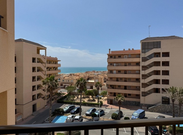 Resale - Apartment - Torrevieja - Torrevieja Centro