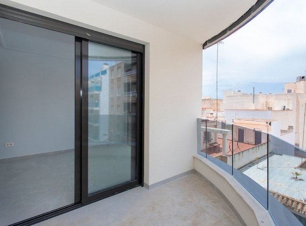 Återförsäljning - Lägenhet - Torrevieja - Torrevieja Centro