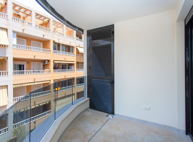 Återförsäljning - Lägenhet - Torrevieja - Torrevieja Centro