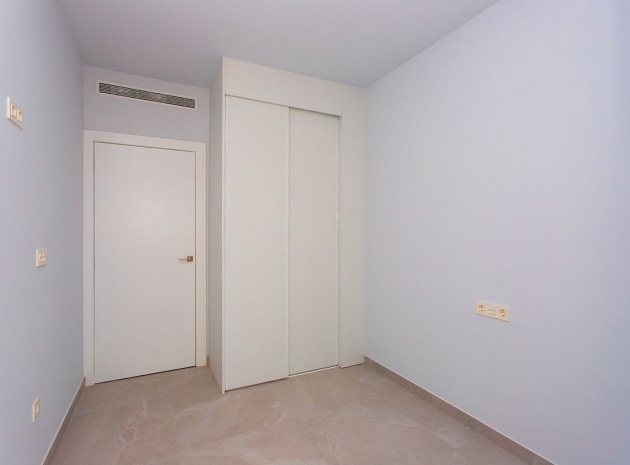 Återförsäljning - Lägenhet - Torrevieja - Torrevieja Centro