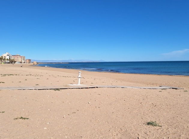 Resale - Villa - Torrevieja - La Mata
