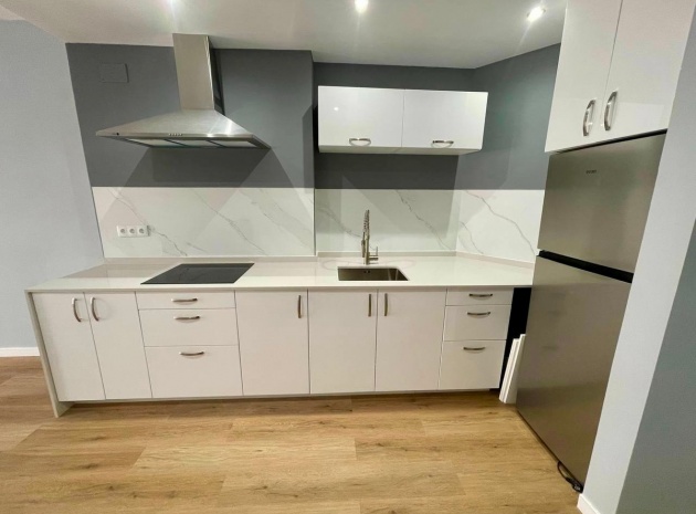 Resale - Apartment - Torrevieja - Torrevieja Centro