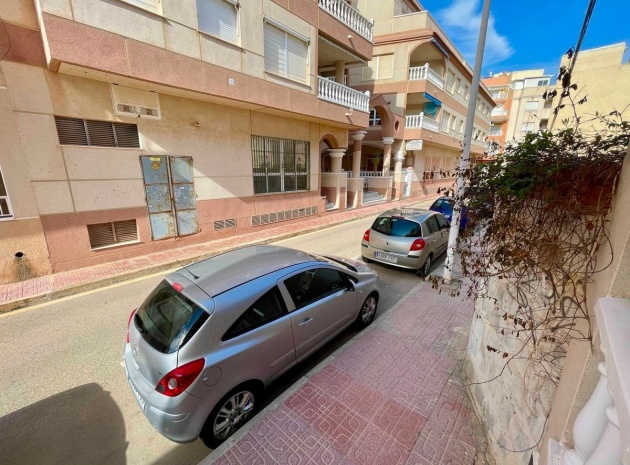 Resale - Apartment - Torrevieja - Torrevieja Centro