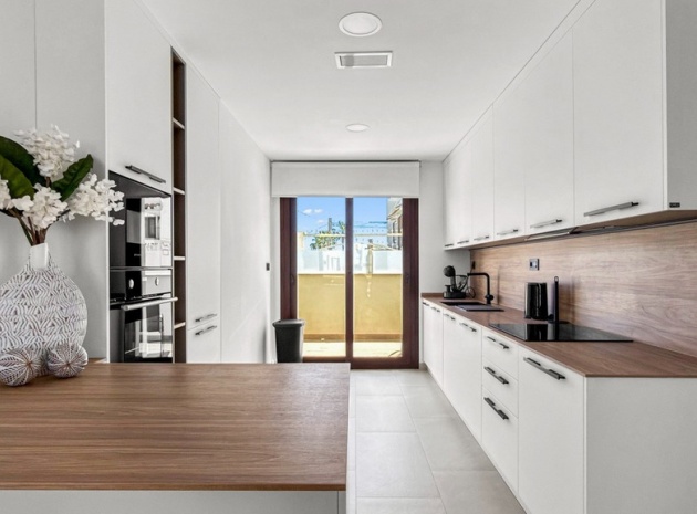 Resale - Apartment - Torrevieja - Torrevieja Centro