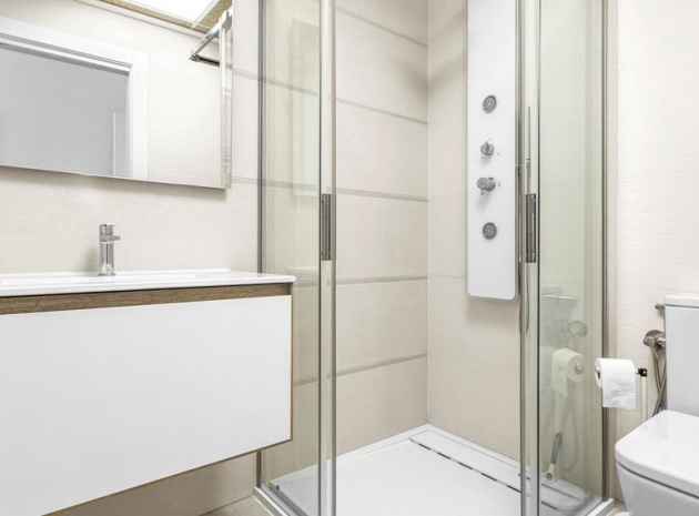 Resale - Apartment - Torrevieja - Torrevieja Centro