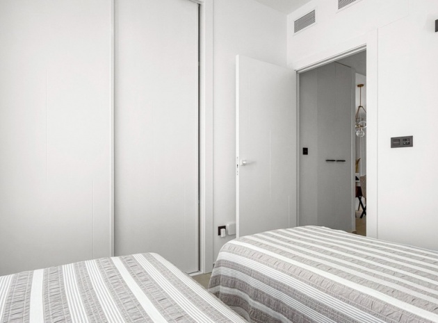 Resale - Apartment - Torrevieja - Torrevieja Centro