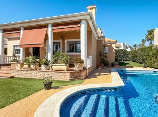 Återförsäljning - Villa - Torrevieja - Torrevieja Centro