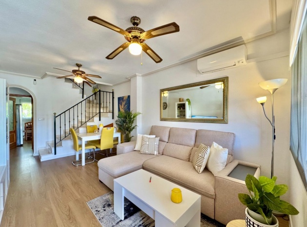 Resale - Townhouse - Villamartin - Las Filipinas