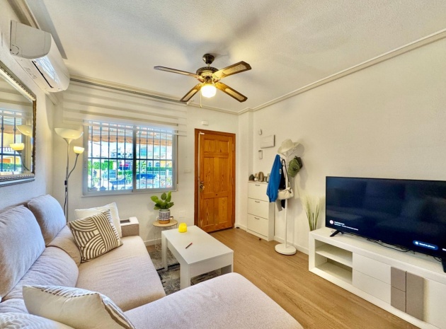 Resale - Townhouse - Villamartin - Las Filipinas