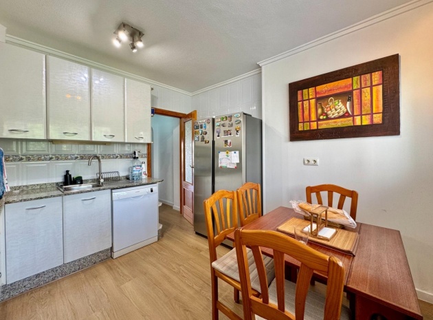 Resale - Townhouse - Villamartin - Las Filipinas